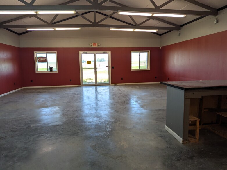 3523 Il Route 26 S, Freeport, IL à vendre - Photo intérieure – Image 2 sur 13