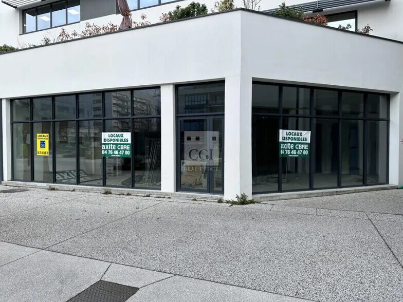 29 Boulevard De L'Europe, Seyssinet-Pariset à vendre - Photo de l’immeuble – Image 3 sur 4