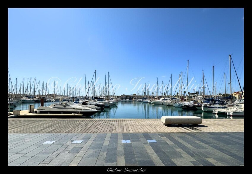Local commercial dans LE CAP D'AGDE à louer - Photo de l’immeuble – Image 2 sur 3