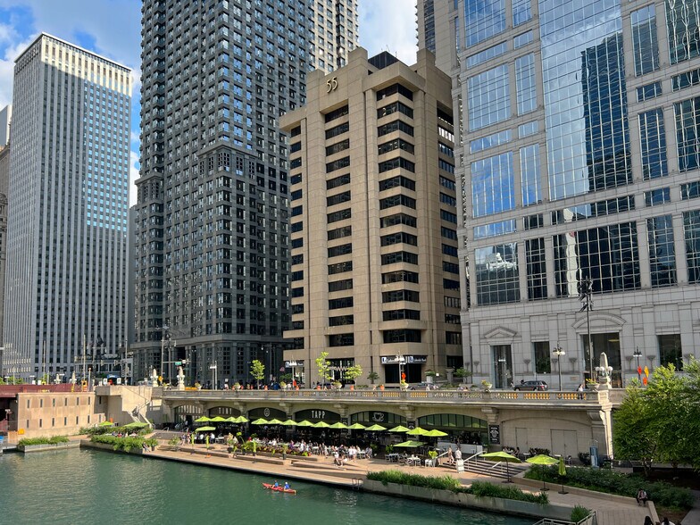 55 W Wacker Dr, Chicago, IL à vendre - Photo de l’immeuble – Image 3 sur 11