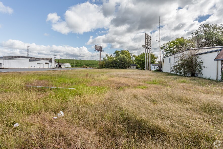 401-433 E 10th St, North Little Rock, AR à louer - Photo de l’immeuble – Image 3 sur 3