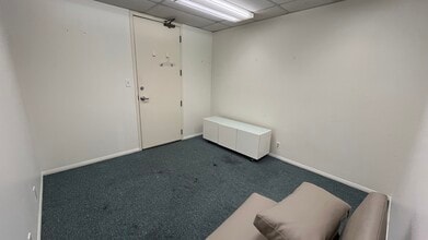 18411 Crenshaw Blvd, Torrance, CA à louer Photo intérieure– Image 2 sur 2