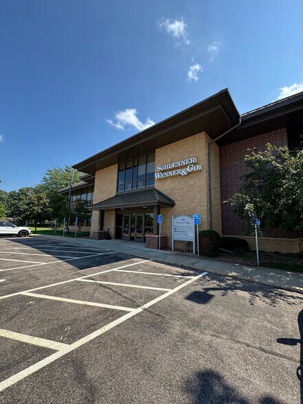 628 Roosevelt Rd, Saint Cloud, MN à vendre - Photo de l’immeuble – Image 2 sur 30