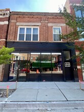 2882 N Milwaukee Ave, Chicago, IL à louer Photo de l’immeuble– Image 1 sur 12