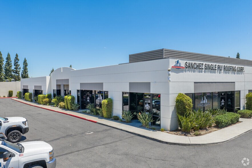 1269 W Pomona Rd, Corona, CA à louer - Photo principale – Image 1 sur 5