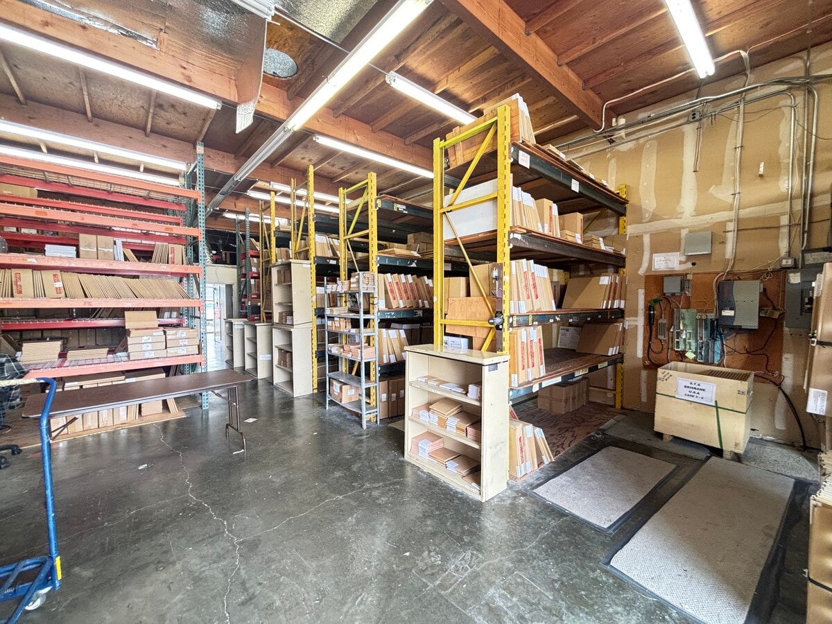 200 Valley Dr, Brisbane, CA 94005 - Lot 34 -  - Photo intérieure - Image 1 of 3