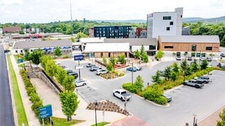 Plus de détails pour 417 MLK Jr. Blvd, Fayetteville, AR - Local commercial à louer