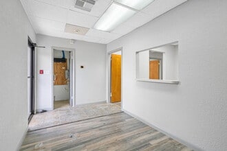 2806 N 34th St, Tampa, FL à louer Photo intérieure– Image 2 sur 8