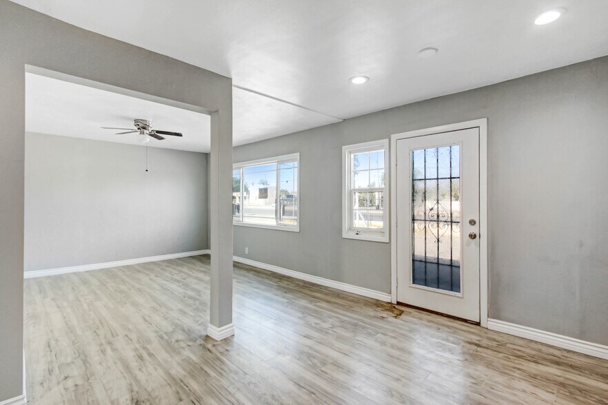 8926 Arlington Ave, Riverside, CA à louer - Photo de l’immeuble – Image 3 sur 13