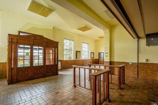 Plus de détails pour 224 N Oak St, Ukiah, CA - Bureau à vendre