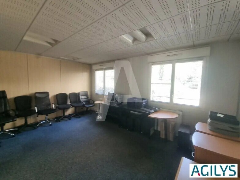 Bureau dans Massy à louer - Photo de l’immeuble – Image 2 sur 11