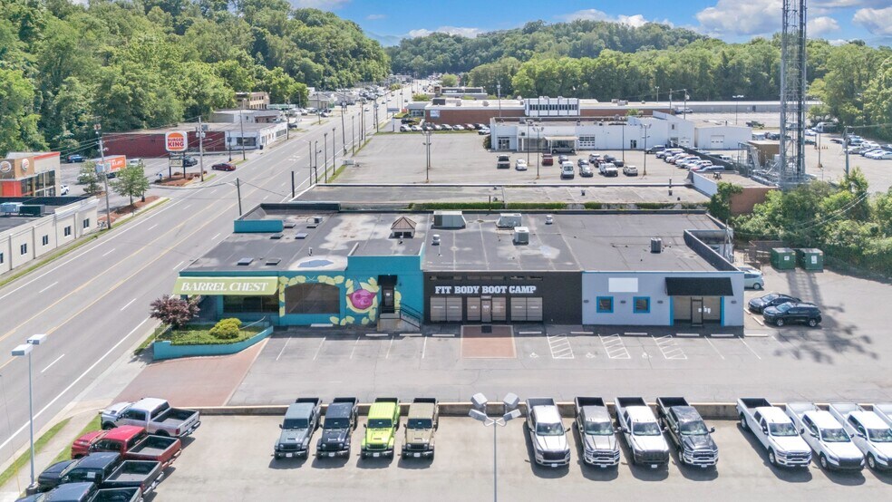 2601 Franklin Rd, Roanoke, VA à vendre - Photo de l’immeuble – Image 2 sur 56