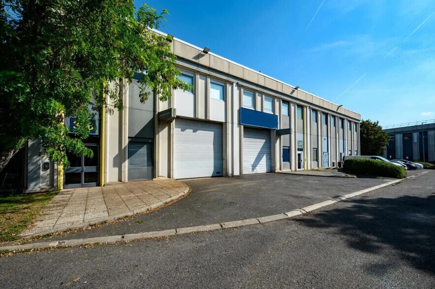 Bureau dans Gennevilliers à louer - Photo de l’immeuble – Image 2 sur 9