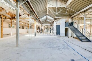 Plus de détails pour Local d'activités à louer