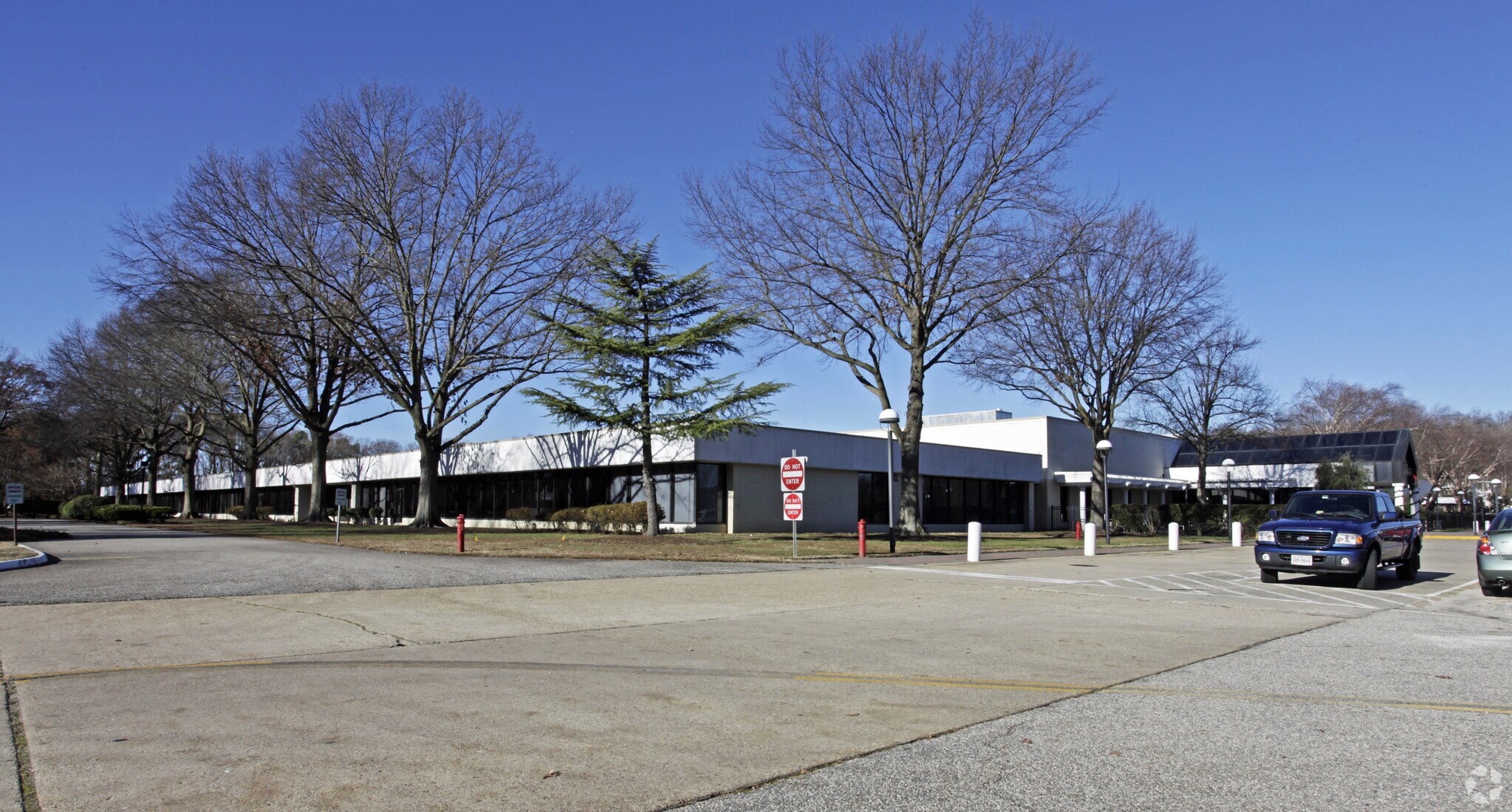 615 Bland Blvd, Newport News, VA à vendre Photo principale– Image 1 sur 5