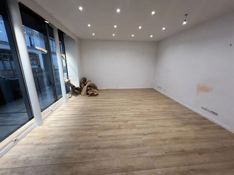 Local commercial dans Vincennes à louer - Photo intérieure – Image 2 sur 4