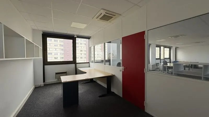Bureau dans Orléans à vendre - Photo de l’immeuble – Image 3 sur 11