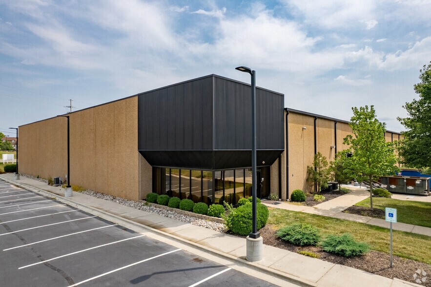 5 NE Victoria Dr, Lee's Summit, MO à vendre - Photo principale – Image 1 sur 8