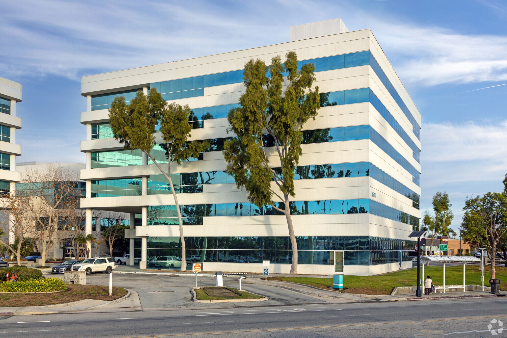 4500 E Pacific Coast Hwy, Long Beach, CA à vendre Photo principale– Image 1 sur 9