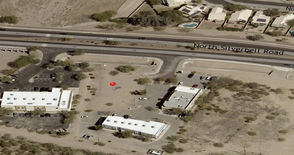 Retail / Office Site + Land portefeuille de 2 biens à vendre sur LoopNet.fr - Aérien – Image 1 sur 3