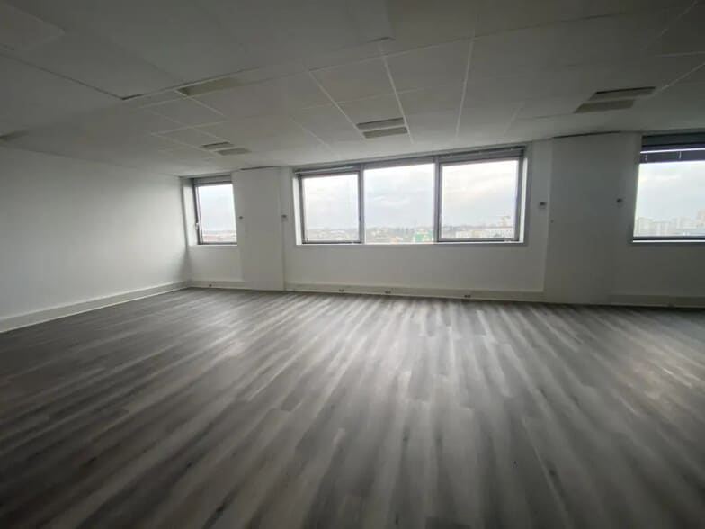12 Rue Du Centre, Noisy-le-Grand à louer - Photo de l’immeuble – Image 3 sur 14