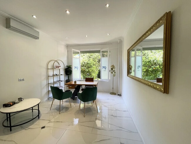 Plus de détails pour Bureau à vendre