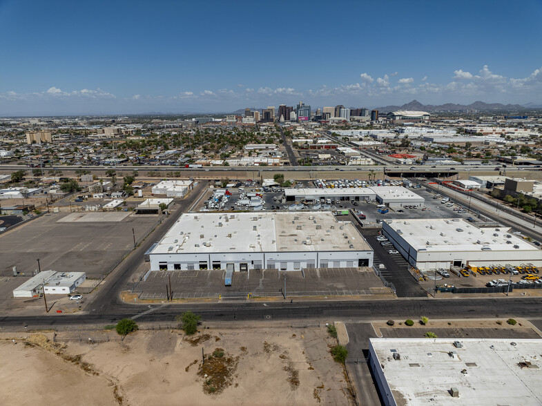 102 W Watkins St, Phoenix, AZ à louer - Photo de l’immeuble – Image 3 sur 5