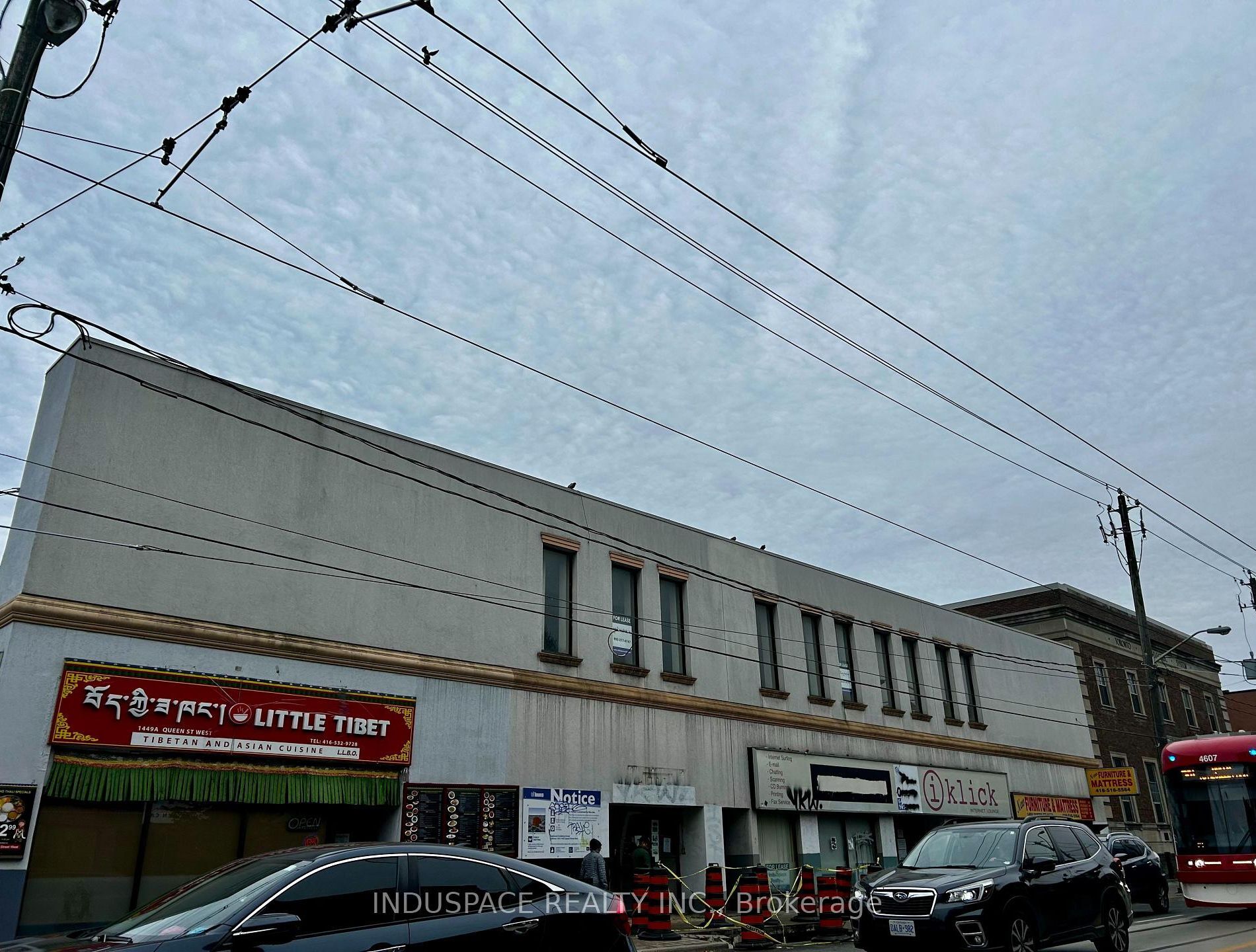 1451 Queen St W, Toronto, Toronto, ON à louer Photo intérieure– Image 1 sur 1