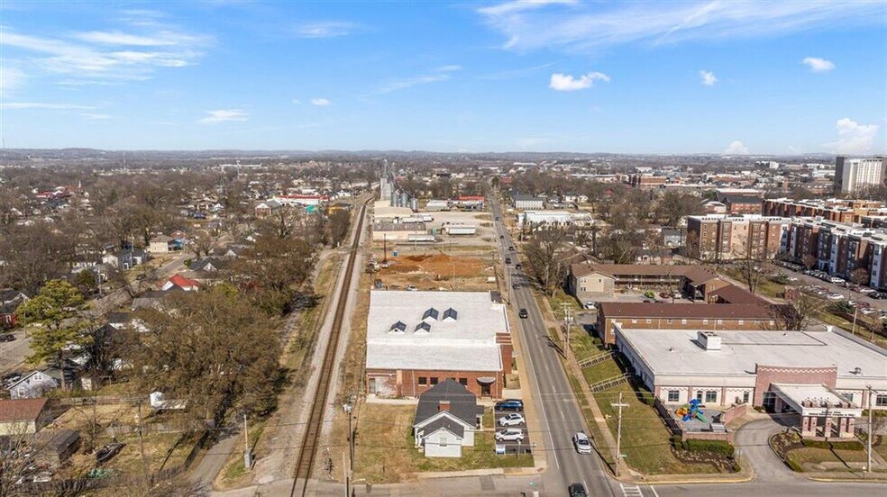 1349 Adams St, Bowling Green, KY à vendre - Photo de l’immeuble – Image 2 sur 27