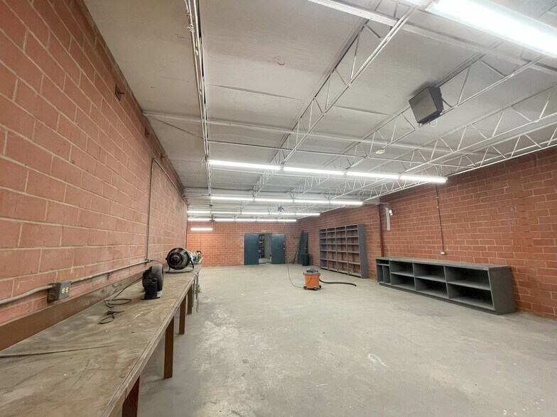 1202 N Flores St, San Antonio, TX à vendre - Photo de l’immeuble – Image 3 sur 47