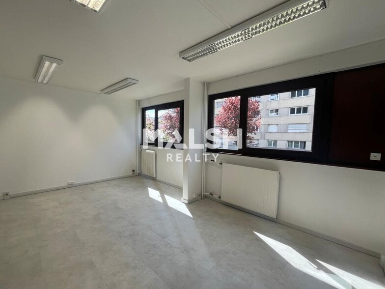 Bureau dans Lyon à vendre - Photo de l’immeuble – Image 3 sur 17