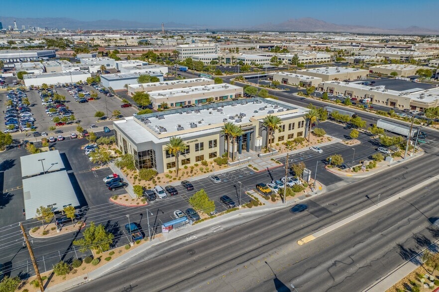 376 E Warm Springs Rd, Las Vegas, NV à louer - Aérien – Image 3 sur 10