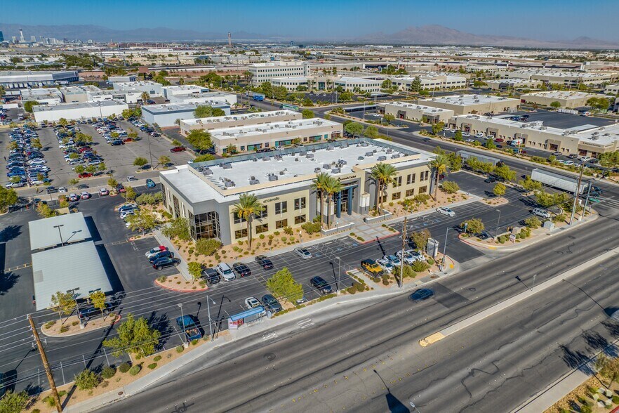 376 E Warm Springs Rd, Las Vegas, NV à louer - Aérien – Image 3 sur 10