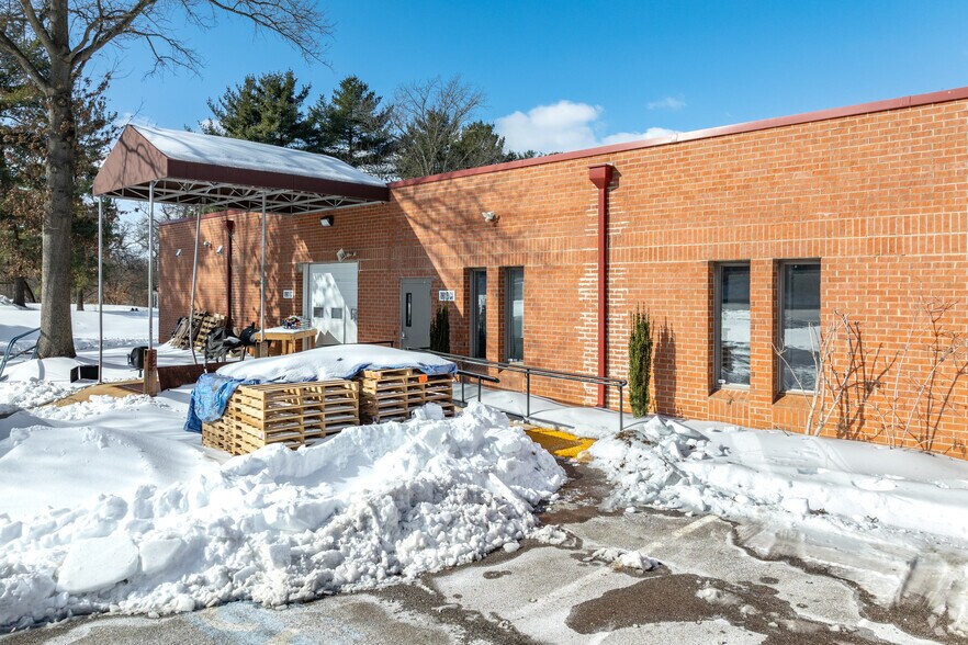 8901 Herrmann Dr, Columbia, MD à vendre - Photo de l’immeuble – Image 3 sur 4
