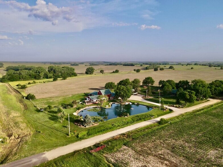 505 Meridian Rd, Miltonvale, KS à vendre - Photo de l’immeuble – Image 2 sur 25