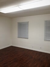 1511 Pontius Ave, Los Angeles, CA à louer Photo de l’immeuble– Image 2 sur 11