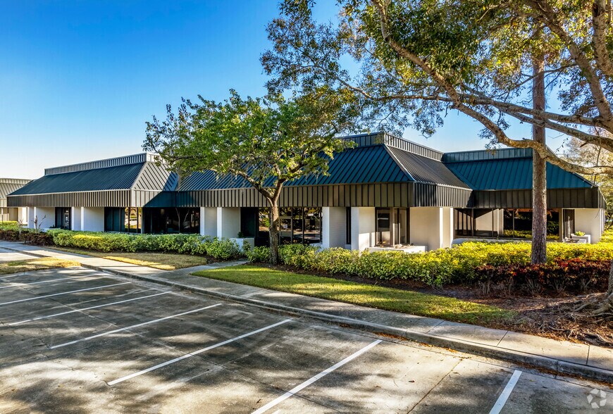 5540-5564 Rio Vista Dr, Clearwater, FL à vendre - Photo de l’immeuble – Image 2 sur 8
