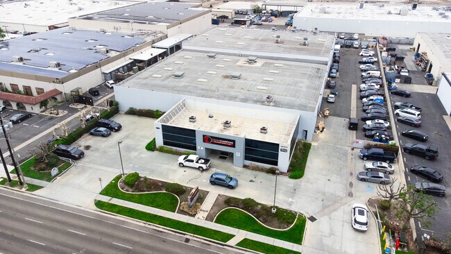 Plus de détails pour 1621 E Orangethorpe Ave, Fullerton, CA - Industriel/Logistique à vendre