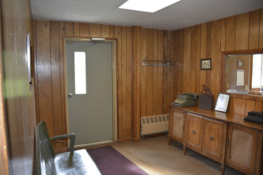 63 Railroad Ave, Wallkill, NY à vendre - Photo intérieure – Image 3 sur 32