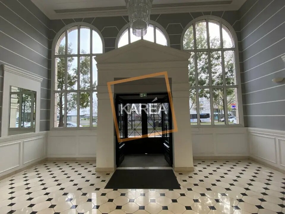 Bureau dans Chessy à louer Photo principale– Image 1 sur 2