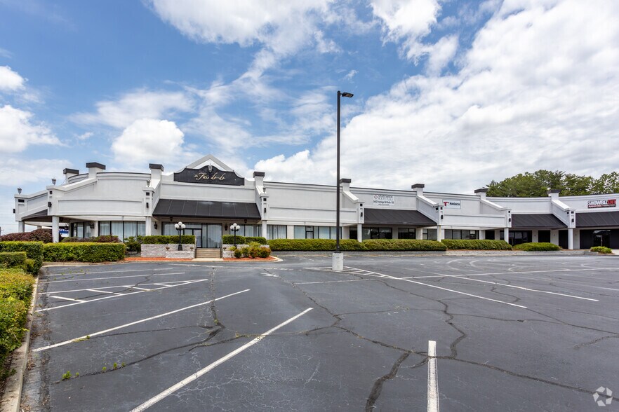 5442 Frontage Rd, Forest Park, GA à louer - Photo de l’immeuble – Image 1 sur 16