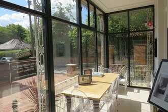 High St, Hartley Wintney à louer Photo intérieure– Image 2 sur 7