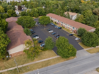 Plus de détails pour 604-620 E Grant Hwy, Marengo, IL - Logement à vendre