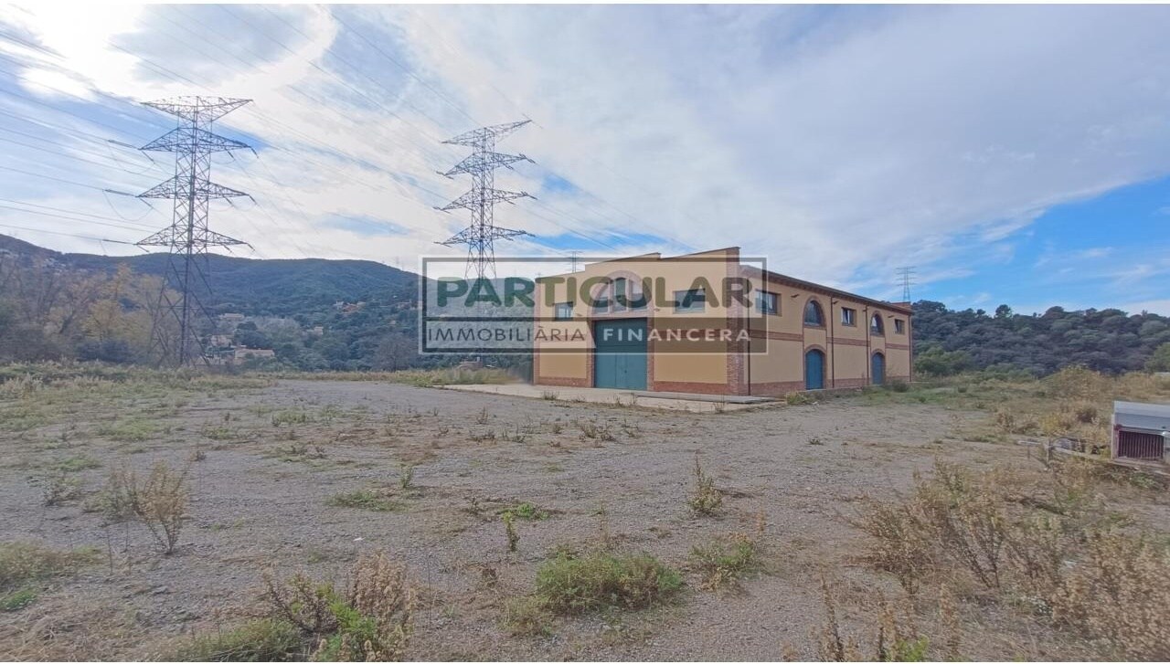 Industriel/Logistique dans Sant Fost de Campsentelles, Barcelona à louer Photo de l’immeuble– Image 1 sur 11