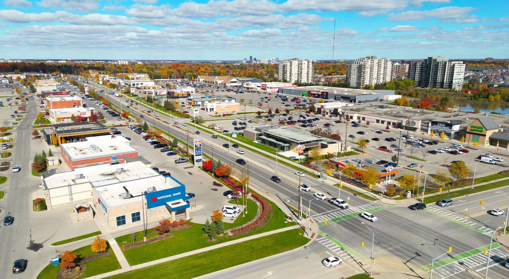 3030-3210 Wonderland Rd S, London, ON à louer Photo principale– Image 1 sur 25