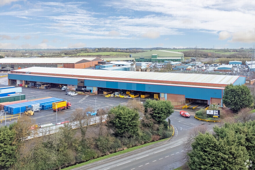 East Midland Distribution Hub portefeuille de 3 biens à vendre sur LoopNet.fr - Photo principale – Image 2 sur 3