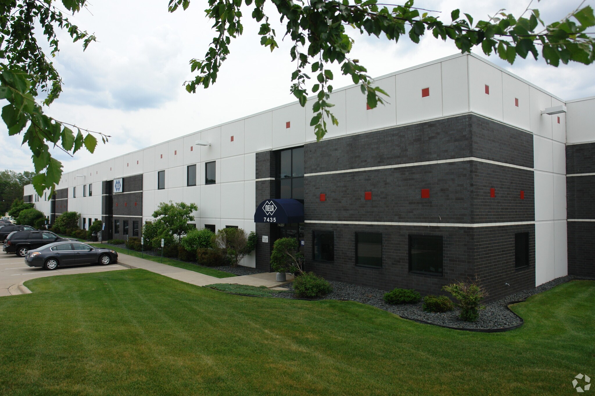 7433-7447 4th St N, Oakdale, MN à louer Photo de l’immeuble– Image 1 sur 7