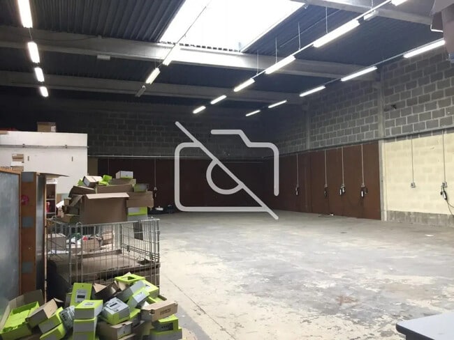 Plus de détails pour Industriel/Logistique à louer