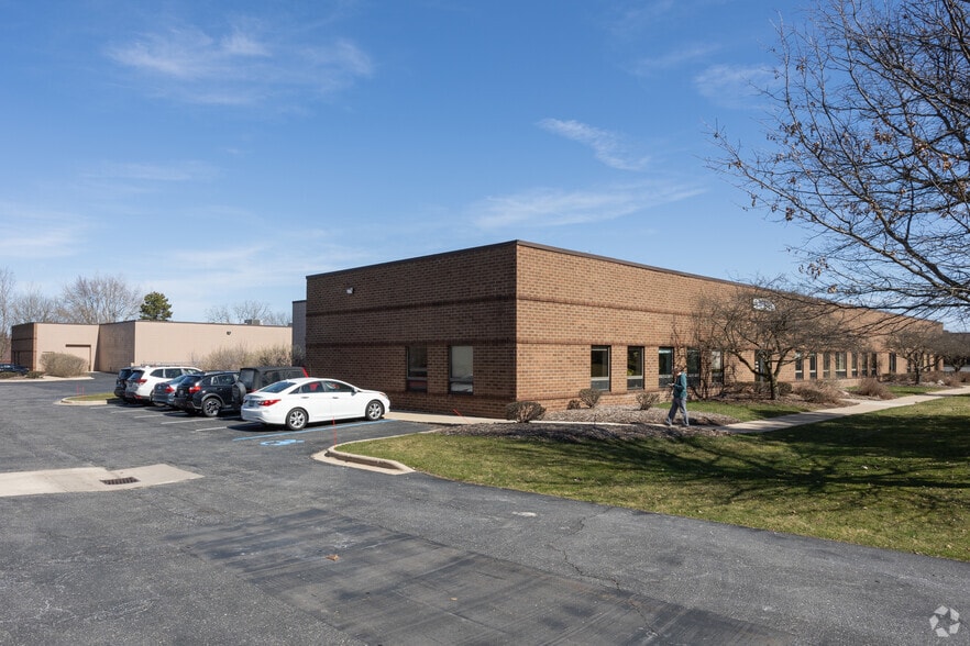 4635 44th St SE, Grand Rapids, MI à louer - Photo de l’immeuble – Image 3 sur 7