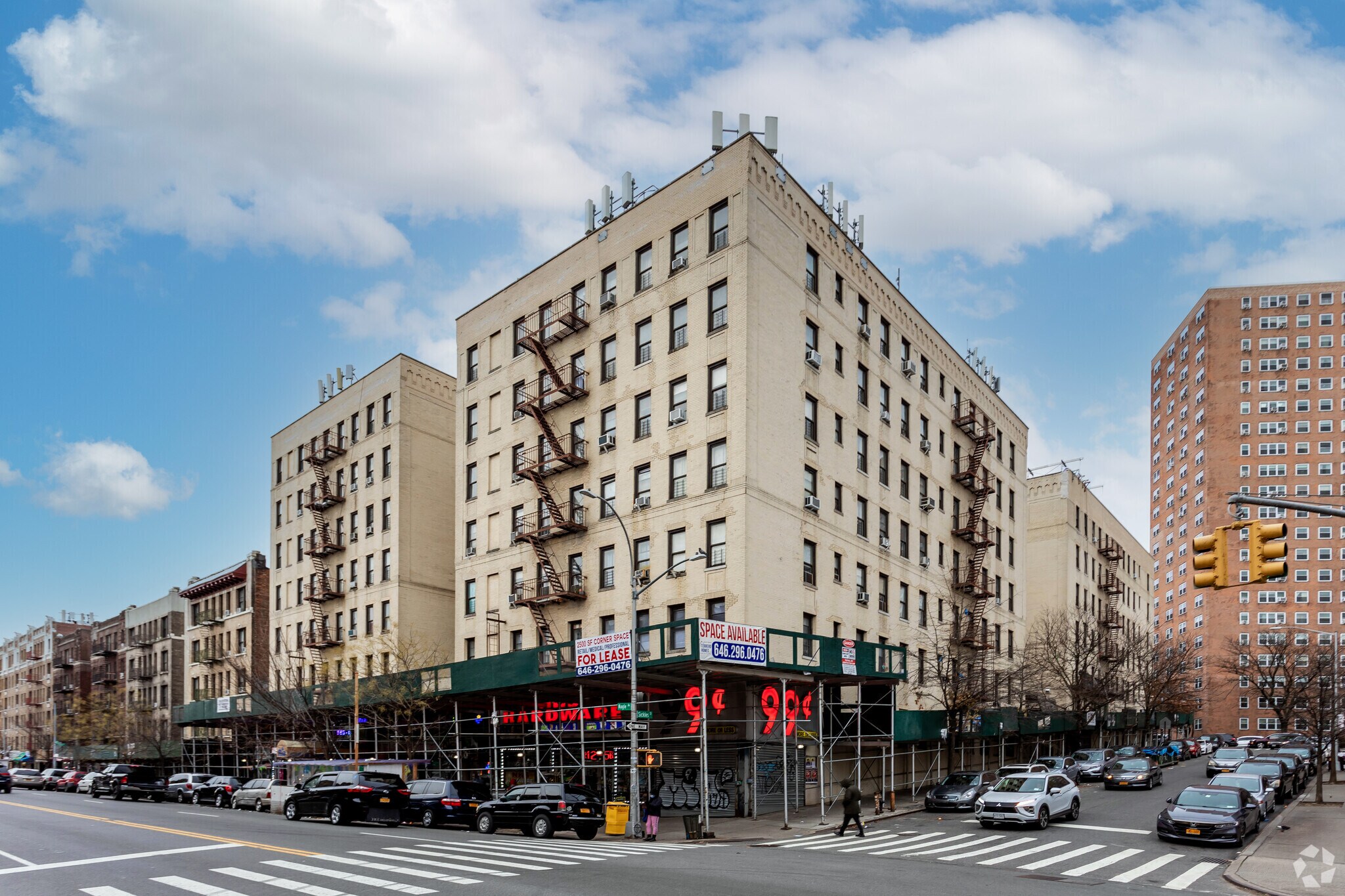 115-127 Nagle Ave, New York, NY à louer Photo principale– Image 1 sur 3